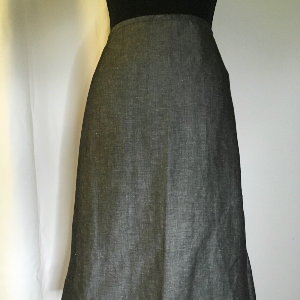 Tahari skirt   Denim look size 12